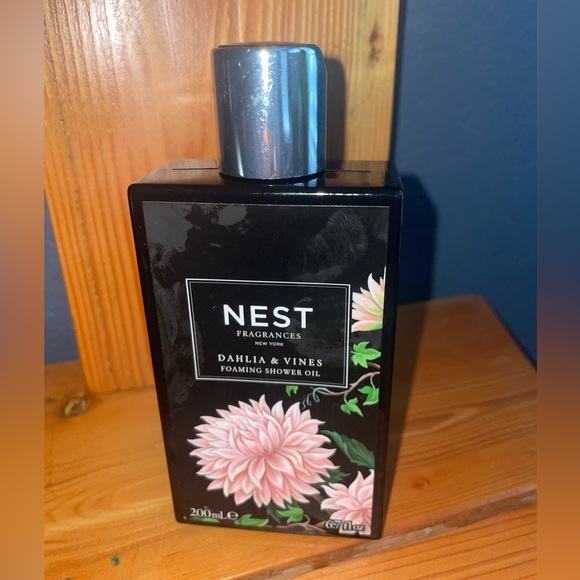 Nest Fragrance Scent Dahlia & Vines Foaming Shower Oil 6.7 oz.PREOWNED 6oz LEFT - Picture 8 of 8